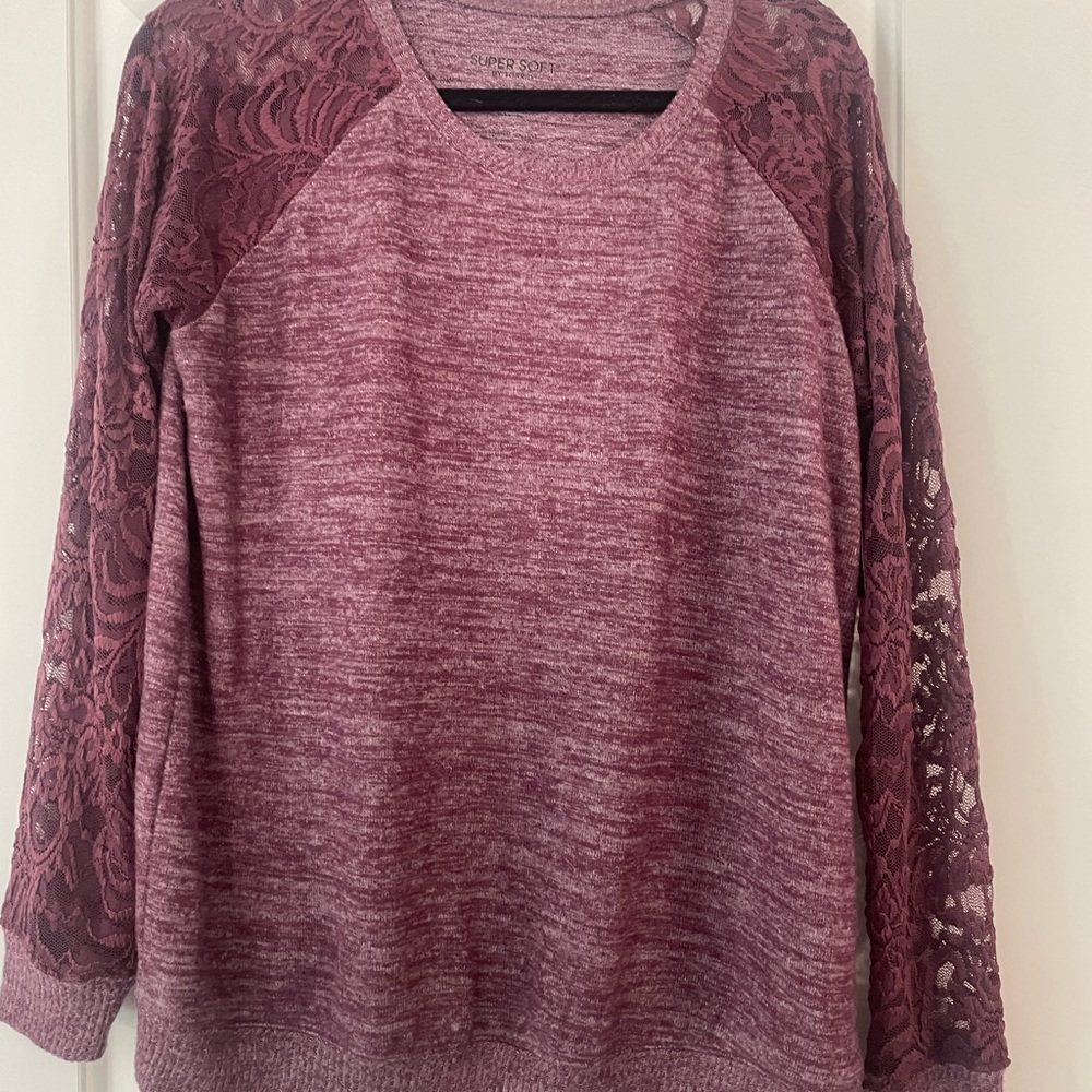 Torrid 00  Super soft maroon light sweater with lace sleeves.